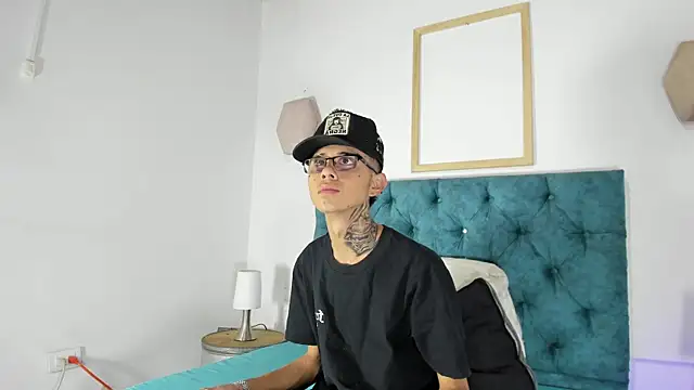 asher lux online show from July 18, 7:39 pm