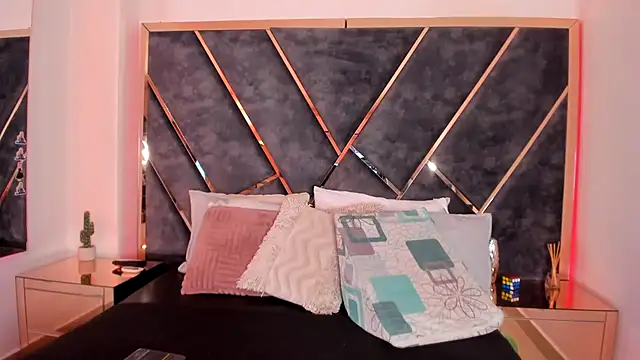 Chloe Connor online show from February 6, 3:22 am