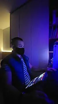 Snapshot of OnlyHand9x chatting on February 13, 6:37 pm OnlyHand9x online show from February 13, 6:37 pm