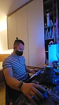 Snapshot of OnlyHand9x chatting on February 21, 5:25 pm OnlyHand9x online show from February 21, 5:25 pm