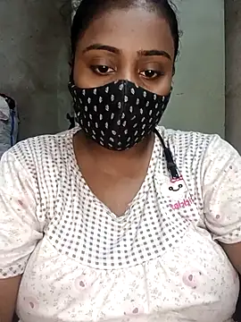 Hotty Nishaa online show from April 4, 8:39 pm