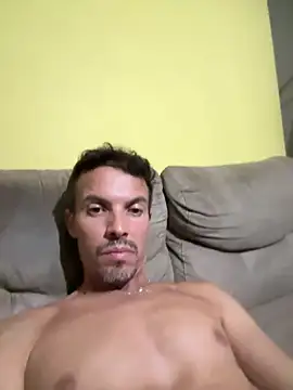 Snapshot of Naldopaugrand chatting on February 12, 2:06 am Naldopaugrand online show from February 12, 2:06 am