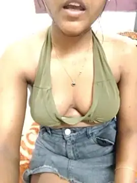 SUGAR Mommii online show from January 13, 9:20 pm