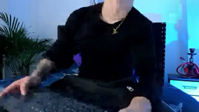 Liam saint online show from April 14, 12:11 pm