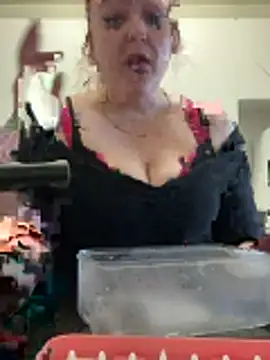 KittyCreamKisses online show from February 1, 9:24 pm