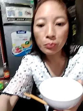 muamua99 online show from February 25, 12:42 am