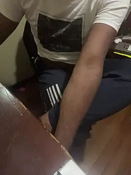 Snapshot of s_hornet chatting on February 23, 12:19 am s hornet online show from February 23, 12:19 am