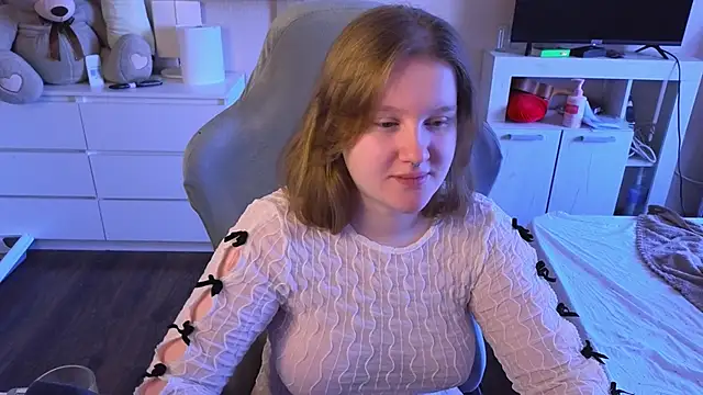 Ol1via online show from April 14, 4:40 am