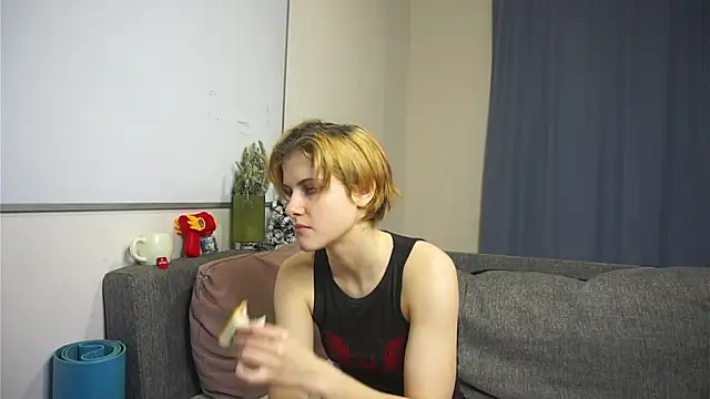 JoycelynMoctezuma online show from January 6, 7:17 pm