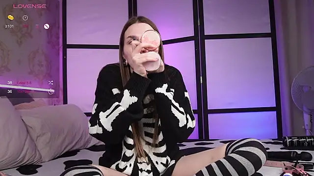 Alice Goth online show from March 12, 10:32 am