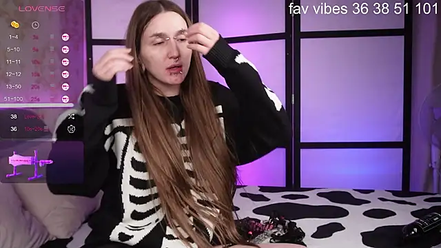 Alice Goth online show from March 15, 9:26 am