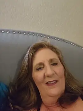 Snapshot of HotAzMilf chatting on February 23, 7:28 am HotAzMilf online show from February 23, 7:28 am