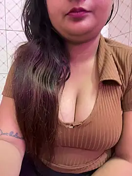 Curvy Anaya online show from January 18, 4:00 pm