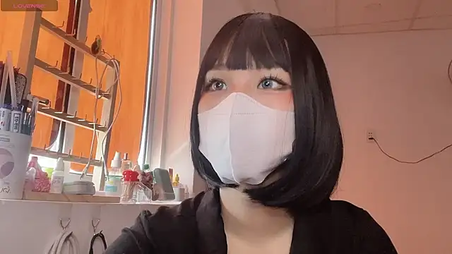 Snapshot of Tieu-May chatting on February 13, 6:42 am Tieu-May online show from February 13, 6:42 am