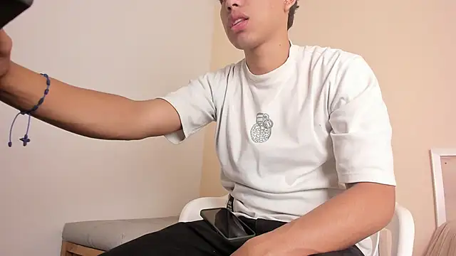 Snapshot of AustinTowers chatting on January 12, 4:45 pm AustinTowers online show from January 12, 4:45 pm