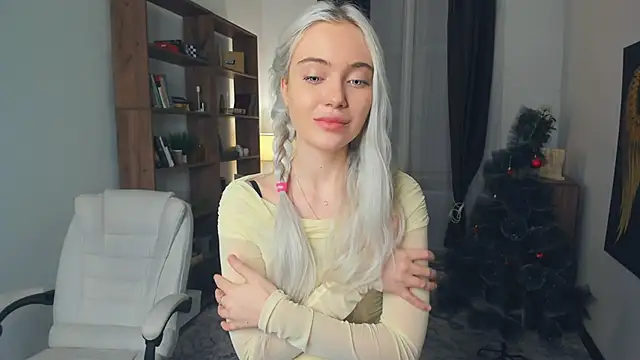 Snapshot of KristalCrowner chatting on January 15, 8:01 pm KristalCrowner online show from January 15, 8:01 pm