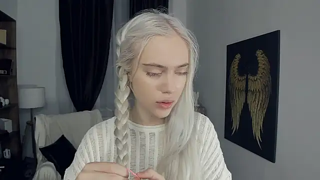 KristalCrowner online show from February 15, 7:21 pm