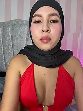 Snapshot of Shann_95 chatting on July 23, 10:19 pm Shann 95 online show from July 23, 10:19 pm