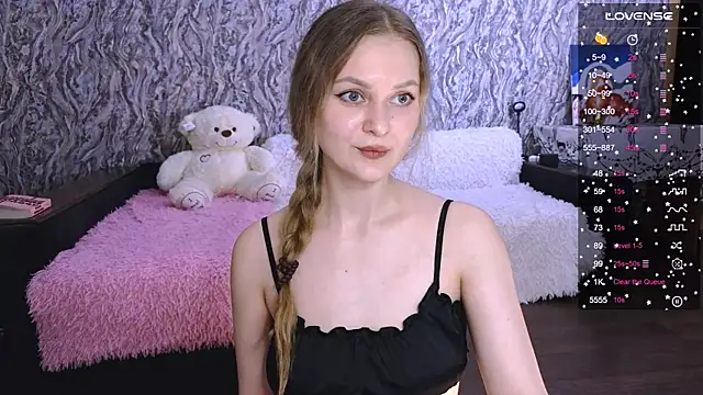 Chloe muar online show from March 20, 4:01 pm