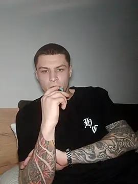 Snapshot of bulochnik chatting on January 6, 11:18 pm bulochnik online show from January 6, 11:18 pm