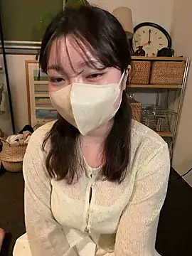   Yui  online show from June 9, 3:45 pm