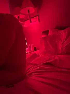 Snapshot of cloudyplay661 chatting on February 8, 4:32 pm cloudyplay661 online show from February 8, 4:32 pm