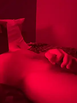 Snapshot of cloudyplay661 chatting on March 8, 2:04 am cloudyplay661 online show from March 8, 2:04 am