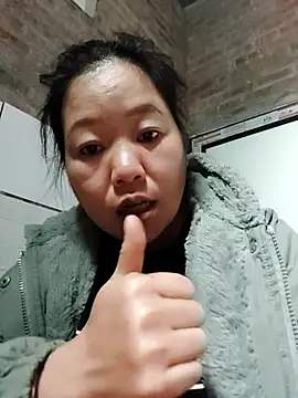 Snapshot of donaaa2 chatting on February 13, 1:12 am donaaa2 online show from February 13, 1:12 am