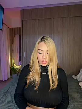 Snapshot of karymoron chatting on February 6, 3:33 am karymoron online show from February 6, 3:33 am