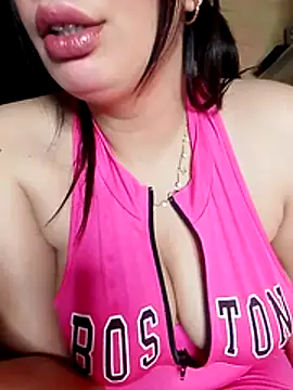 Snapshot of charmoutak_nada chatting on January 12, 2:44 pm charmoutak nada online show from January 12, 2:44 pm