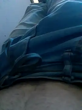 Snapshot of rolaaa2000 chatting on February 10, 11:20 pm rolaaa2000 online show from February 10, 11:20 pm