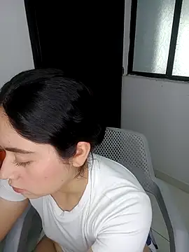 Snapshot of SweetAlbedo chatting on February 25, 9:02 pm SweetAlbedo online show from February 25, 9:02 pm