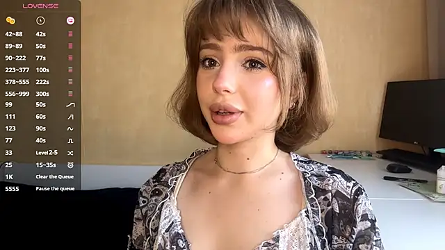 lil glow online show from January 17, 10:42 am