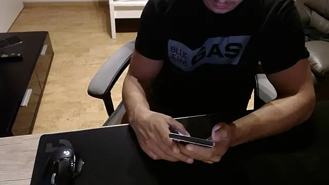 sensualman90 online show from January 10, 9:30 pm