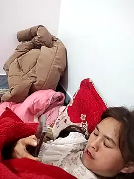 Snapshot of Sexy-girl123 chatting on February 8, 2:37 am Sexy-girl123 online show from February 8, 2:37 am