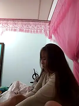 Snapshot of Sexy-girl123 chatting on February 13, 12:34 pm Sexy-girl123 online show from February 13, 12:34 pm