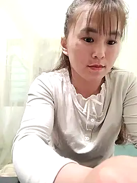 Snapshot of Sexy-girl123 chatting on February 19, 11:39 am Sexy-girl123 online show from February 19, 11:39 am