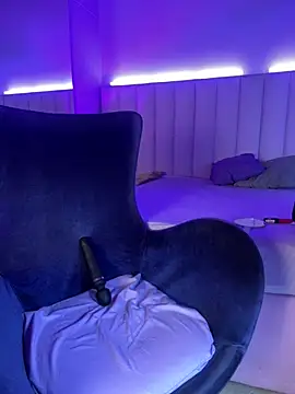 Denightjones online show from February 2, 3:05 am