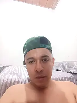 Snapshot of Ellatin15 chatting on February 22, 4:46 am Ellatin15 online show from February 22, 4:46 am