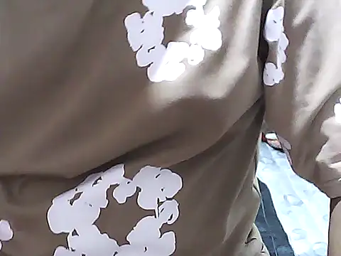 Snapshot of Ellatin15 chatting on March 2, 10:55 am Ellatin15 online show from March 2, 10:55 am