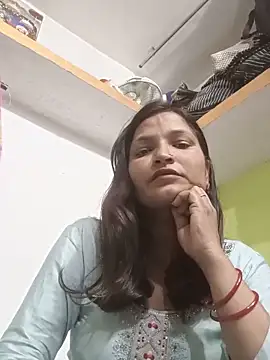 Snapshot of Priyaa_1433 chatting on June 17, 11:45 am Priyaa 1433 online show from June 17, 11:45 am