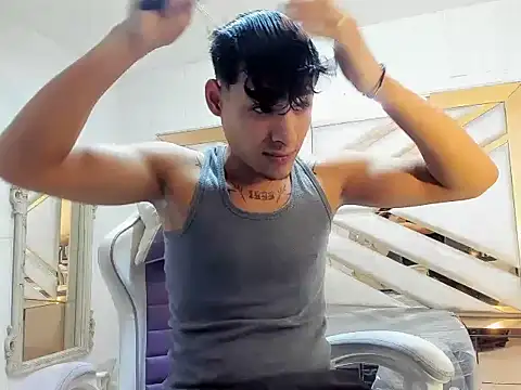 Snapshot of MaxStar26 chatting on January 13, 2:44 pm MaxStar26 online show from January 13, 2:44 pm