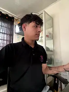 Snapshot of MaxStar26 chatting on January 14, 1:28 pm MaxStar26 online show from January 14, 1:28 pm