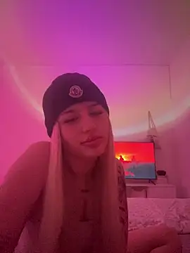 samybabe online show from January 14, 8:20 am