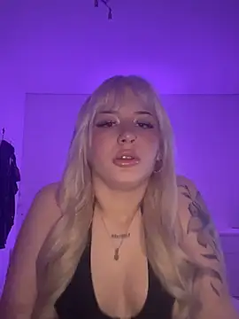 samybabe online show from February 28, 12:11 am