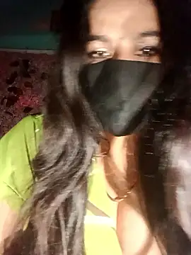 Snapshot of 01Roshani chatting on January 10, 8:32 pm 01Roshani online show from January 10, 8:32 pm