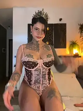 ReynaTatty online show from June 12, 8:24 am