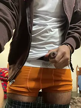 Snapshot of calientmex chatting on February 9, 4:00 pm calientmex online show from February 9, 4:00 pm