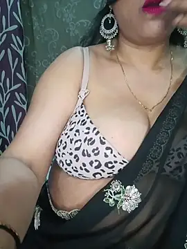 Snapshot of Hot-BHABHI696 chatting on April 22, 9:33 am Hot-BHABHI696 online show from April 22, 9:33 am