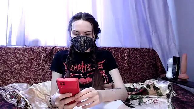 SilentShard online show from April 10, 12:10 pm